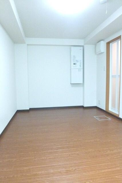 ９．６帖ある広々室内