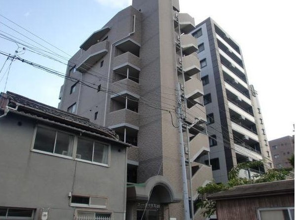 ユーチャリス21の外観