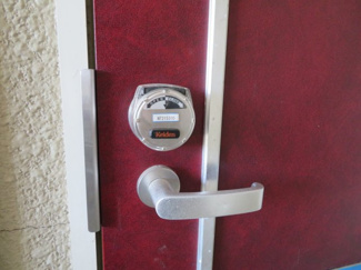 【設備】 | アレスト・イワゾ | 玄関はカードキー