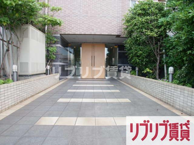 グランダジュール千葉みなとのエントランス