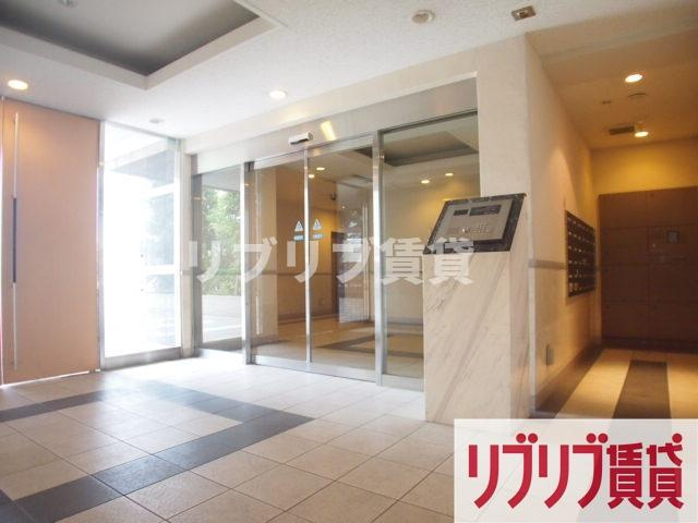 グランダジュール千葉みなとのエントランス