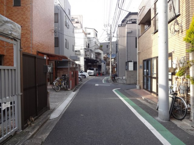 【周辺】 | 石井ハイツ | 石井ハイツ　物件前　尾竹橋通りから1本中に入った場所にあり、静かな環境！