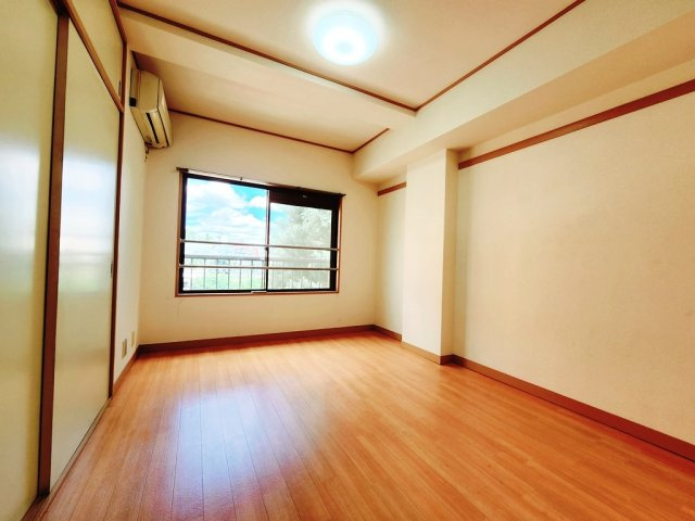 【寝室】 | マーサアームズ