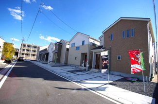 【前面道路含む現地写真】 | 2号棟　前面道路含む現地（2018年02月）撮影