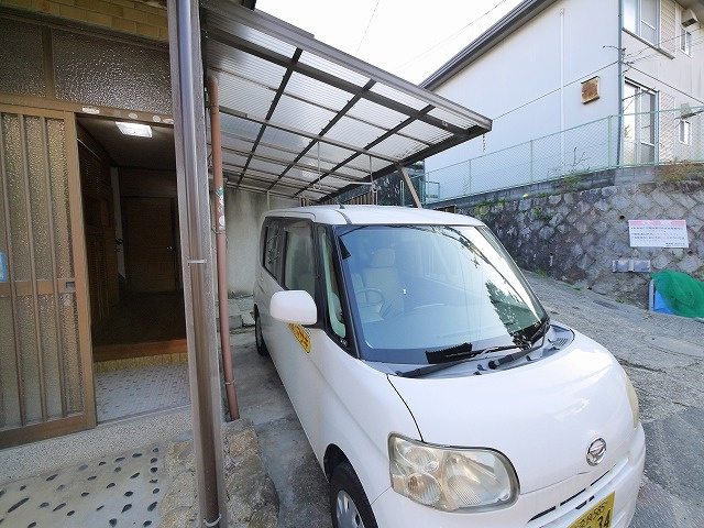 生駒辻町戸建の駐車場