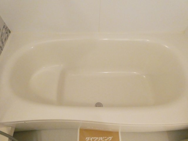 サニーソフィア　A棟の浴室|ゆったりした浴槽です。