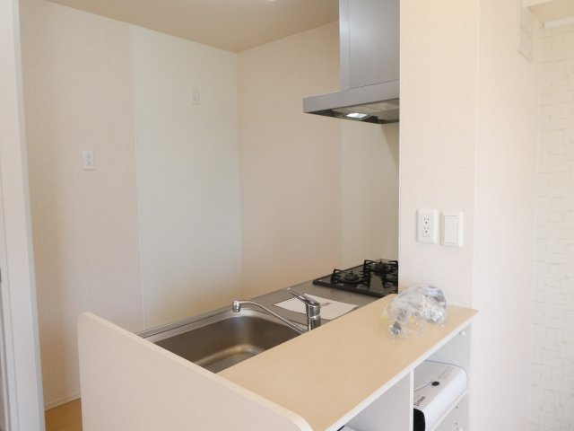 サニーソフィア　A棟のキッチン|カウンター式システムキッチン