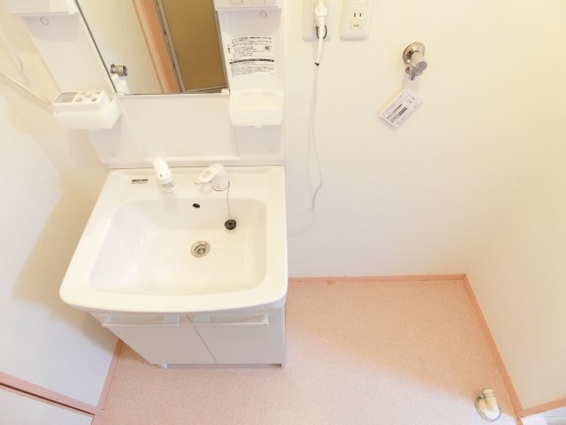 神愛ハイツの洗面所|同物件別部屋写真