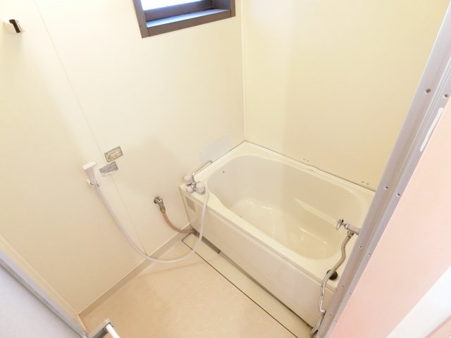 神愛ハイツの浴室|同物件別部屋写真