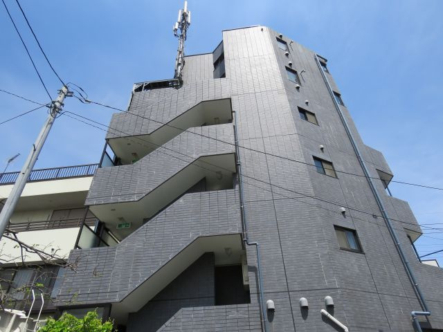 つるやビルの外観
