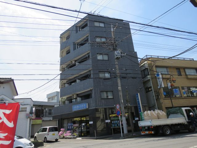 つるやビルの外観