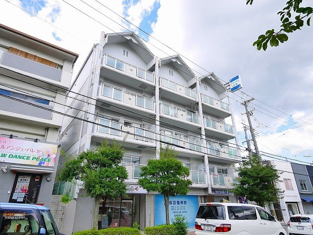 アネックス富雄の外観