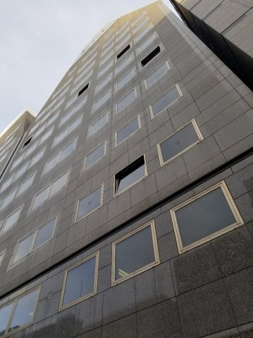 新宿EAST COURTの外観