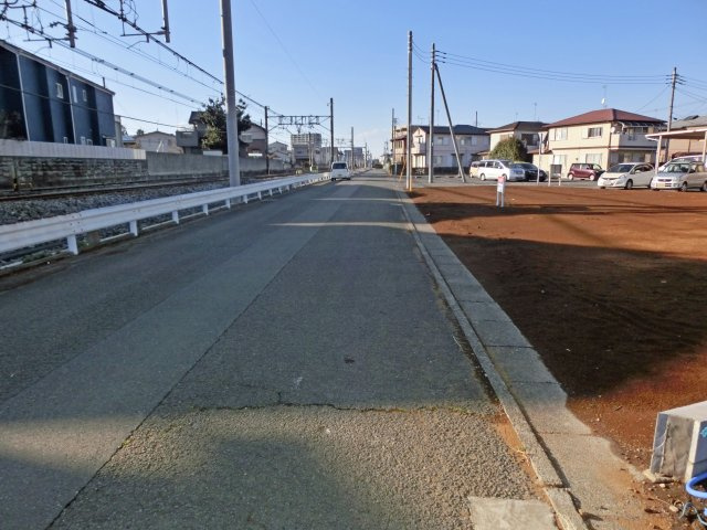 鴻巣市稲荷町の売地の前面道路含む現地写真