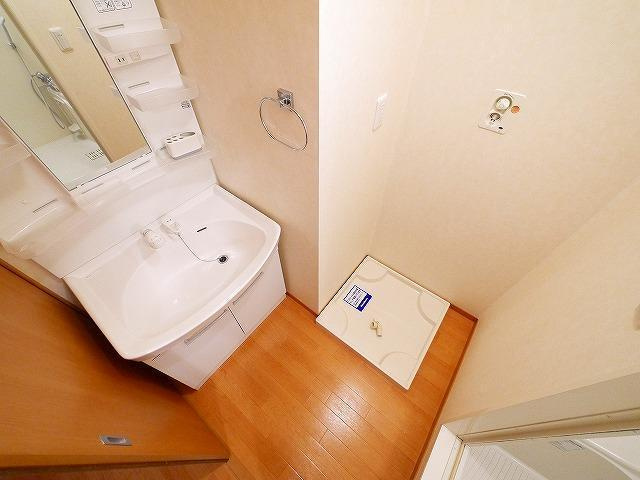 ミエパレスⅡの洗面所|広い洗面スペース