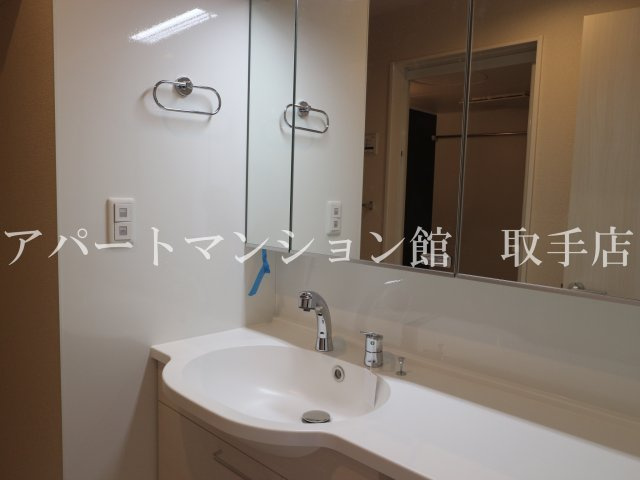 フェアマンドヴィラの独立洗面台
