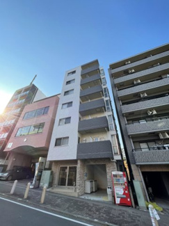 【外観】 | グリーンライン「北山田」駅まで徒歩1分の好立地！駅近なので通勤・通学にも便利♪鉄筋コンクリートの7階建てマンションです☆