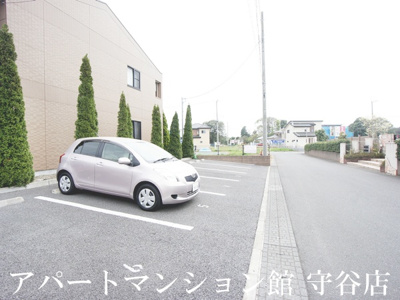 【駐車場】 | Little　garden