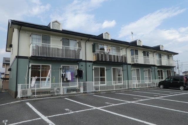 総社市小寺のアパートの外観