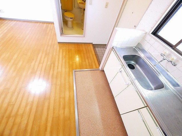 はいつ武本のその他|広さのあるキッチン周りです