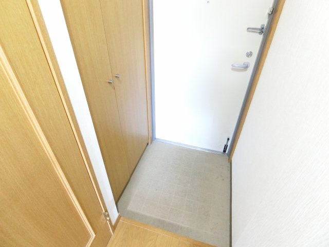 グレイス西山台の玄関