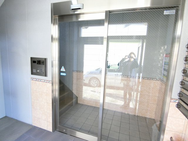 グレイス西山台のエントランス