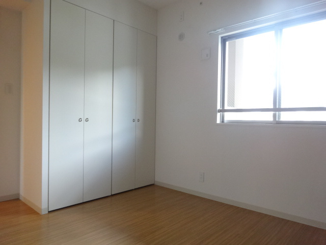 AMENITYCOURT K1 B棟の洋室