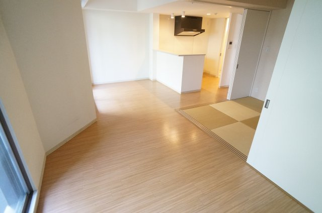 AMENITYCOURT K1 B棟の居間・リビング