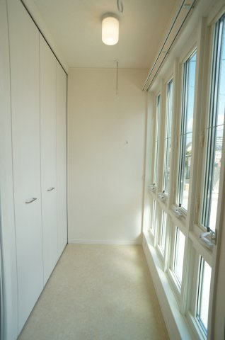 プレジール山本のバルコニー|インナーバルコニーです♪外にも干せます♪