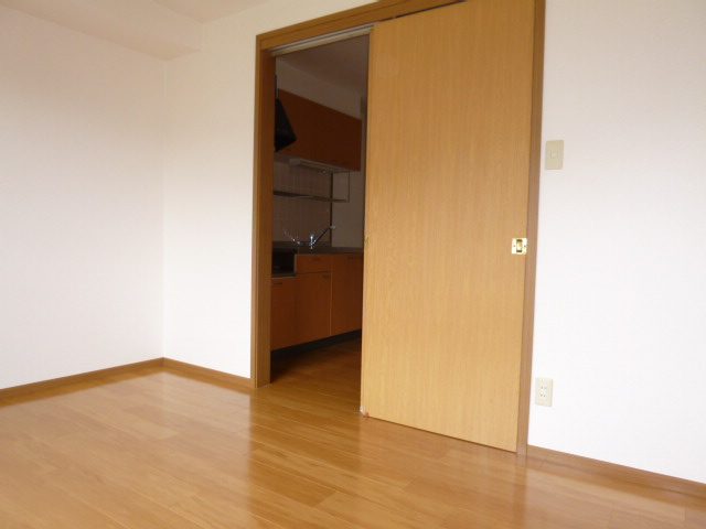 メゾンメールＢの居間・リビング|洋室