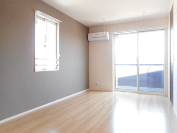 フェリーチェCの居間・リビング