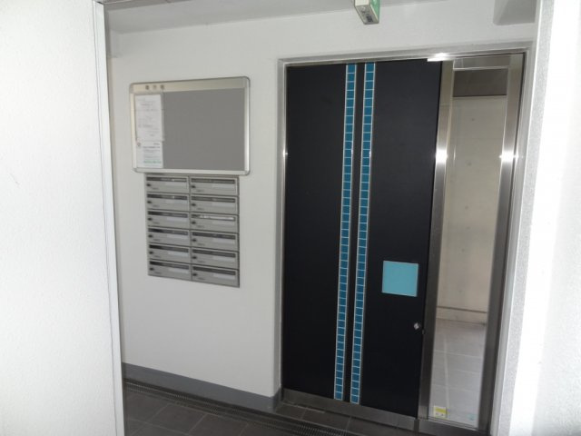 ヴェルテュ－・デュ・シャトー Ａ館のエントランス