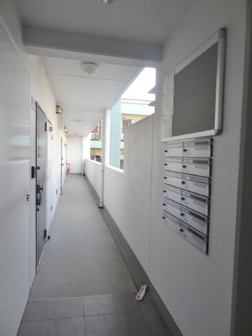 ヴェルテュ－・デュ・シャトー Ａ館のエントランス