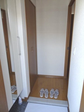 ヴェルテュ－・デュ・シャトー Ａ館の玄関