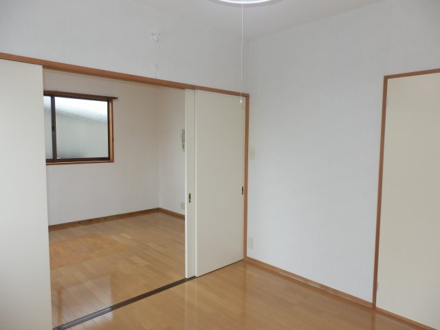 ハイツオカダの居間・リビング|サンプル写真となります。