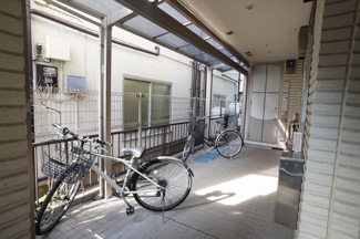 【その他共用部分】 | 盗難の恐れのない、建物内における駐輪場です
