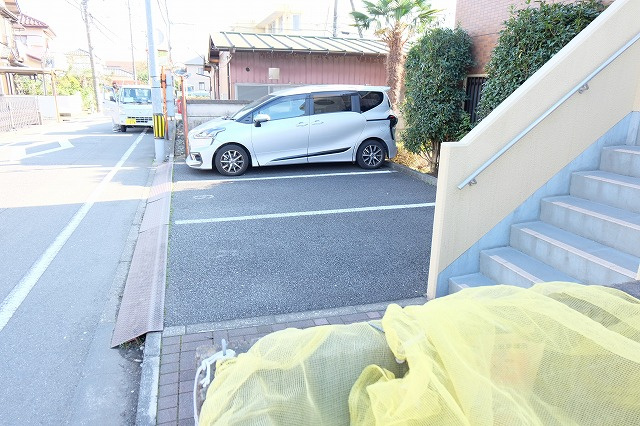 ヴィレッヂフィールドの駐車場