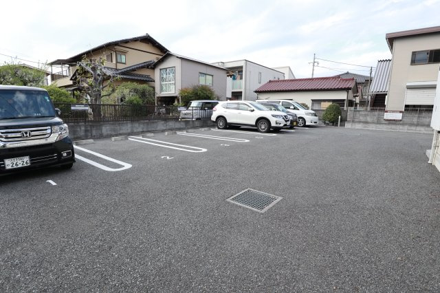 セントラルコート昭島の駐車場
