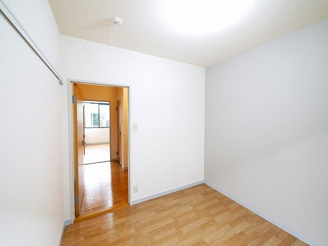 グランドゥールＢの洋室|ゆったりとしたお部屋です