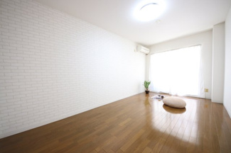 【居間・リビング】 | ラヴィエ新宿 | ※前回募集時の写真です（現況優先）