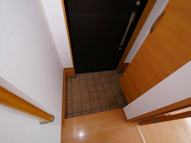 クレア・ド・ルーン高畑Fの玄関|ゆったりとした玄関です