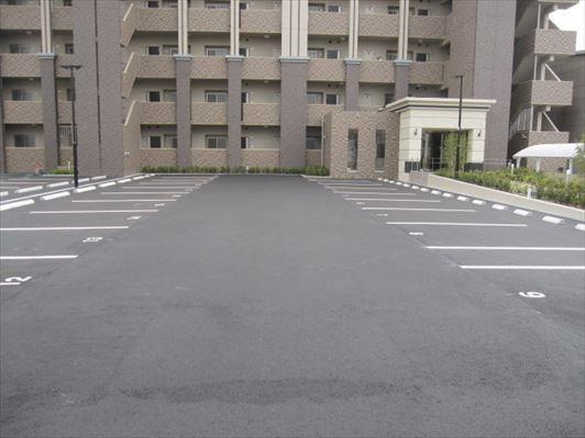 ポルトリエール姫路東の駐車場