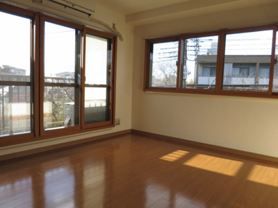 【居間・リビング】 | e-River chofu | ゆったり過ごせる居間です