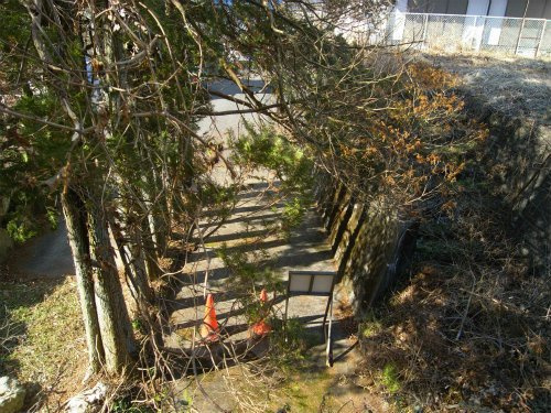 岐阜県関市関ノ上　売地の外観|平成３０年２月撮影
緑の多い閑静な住宅街です！
土地面積：271.49㎡（82.73坪）！駐車場1台可！
