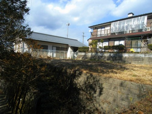 岐阜県関市関ノ上　売地の外観|平成３０年２月撮影
緑の多い閑静な住宅街です！
土地面積：271.49㎡（82.73坪）！駐車場1台可！
