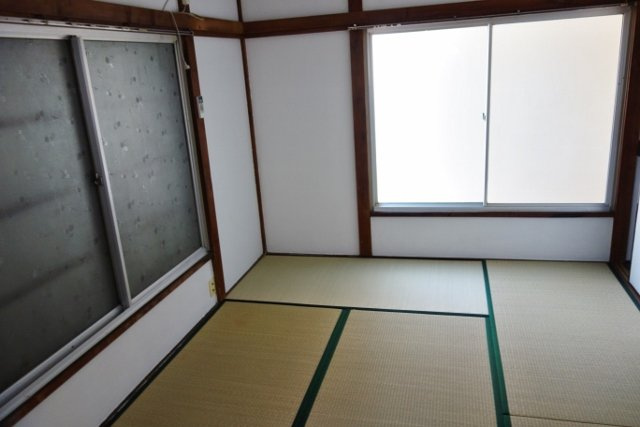 足立区足立４丁目のアパートの居間・リビング