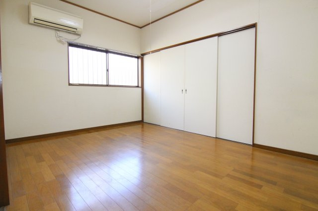 渡辺貸家（テラスハウス）
