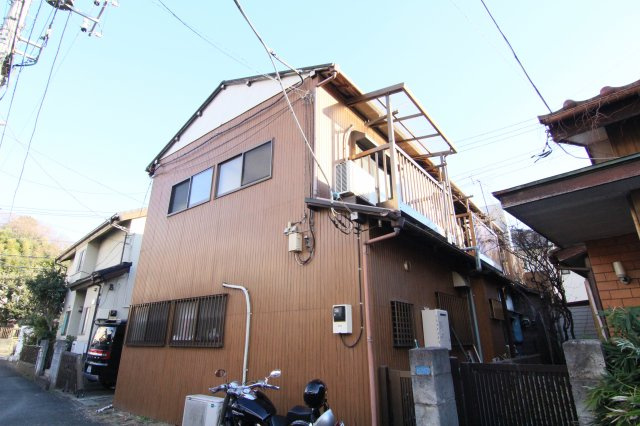 渡辺貸家（テラスハウス）の外観