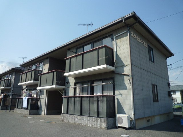 総社市福井のアパートの外観