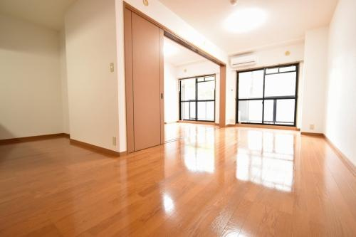 ベイシック大名の居間・リビング|ベイシック大名（1LDK）